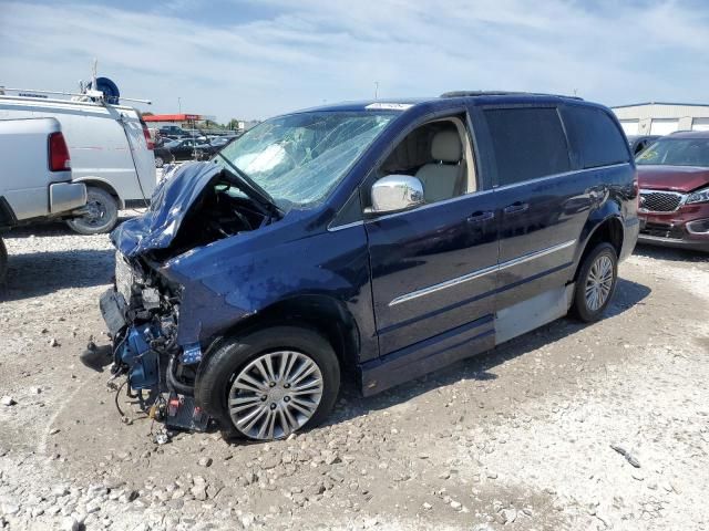 2013 Chrysler Town & Country Touring L