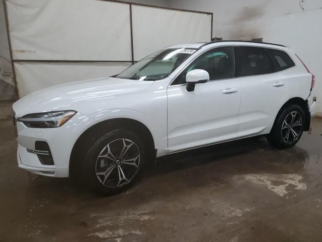 2022 Volvo XC60 B5 Momentum