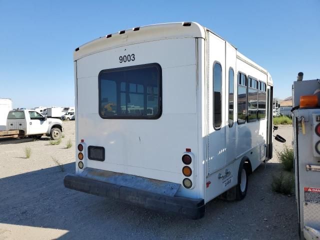 2008 Ford Econoline E450 Super Duty Cutaway Van