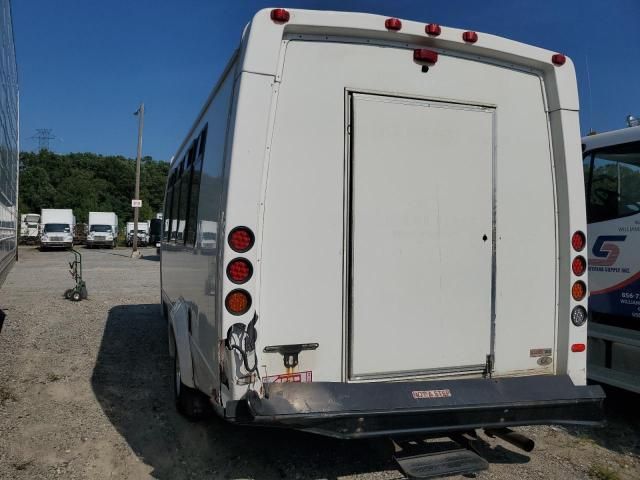 2020 Ford Econoline E450 Super Duty Cutaway Van