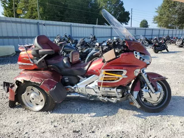 2001 Honda GL1800