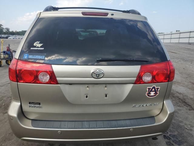 2010 Toyota Sienna XLE