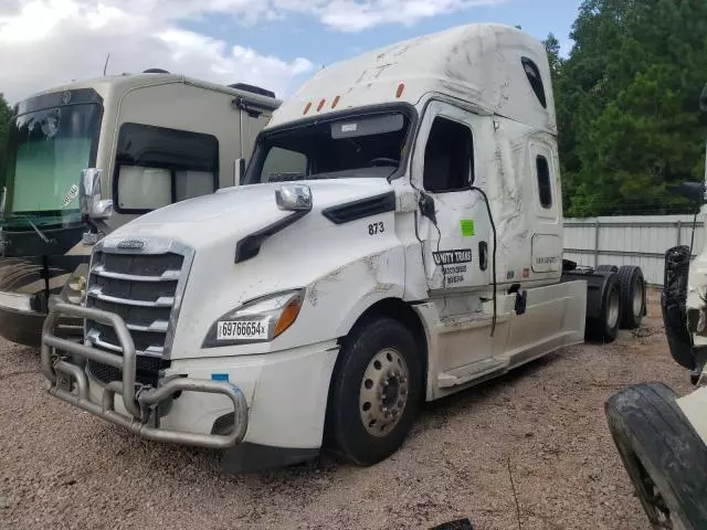 2018 Freightliner Cascadia 126