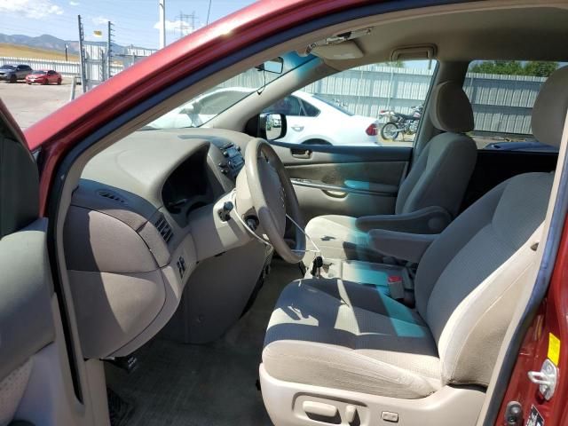 2010 Toyota Sienna LE