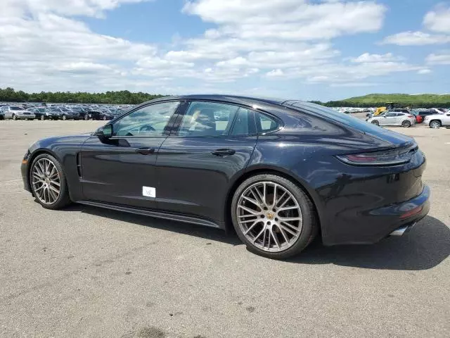 2022 Porsche Panamera Base