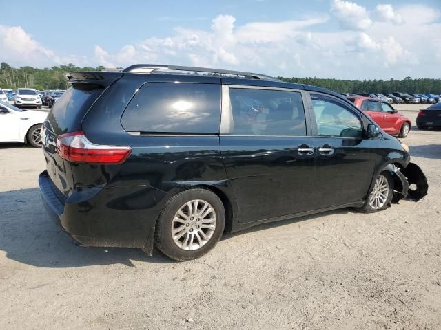 2015 Toyota Sienna XLE