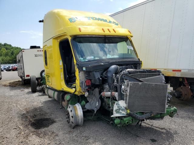 2021 Freightliner Cascadia 126