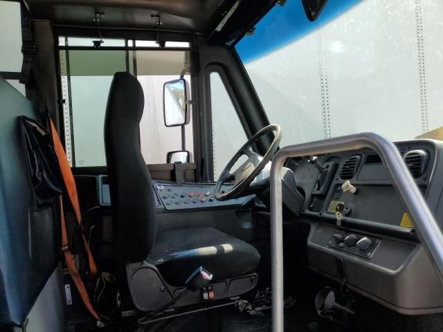 2015 Freightliner Chassis B2B