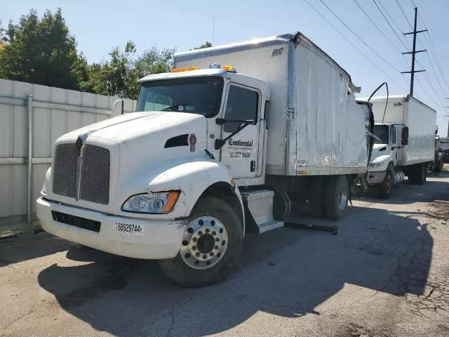 2020 Kenworth Construction T270