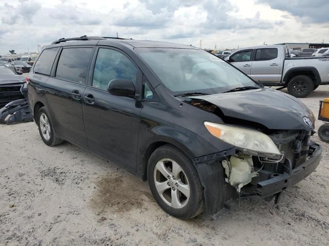 2013 Toyota Sienna LE