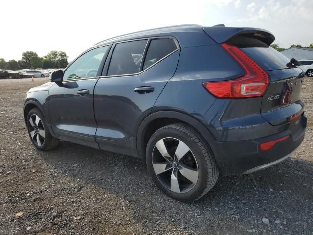 2021 Volvo XC40 T5 Momentum