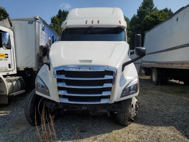 2019 Freightliner Cascadia 126