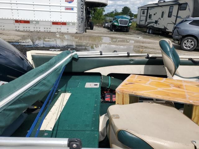 1997 Crestliner Boat