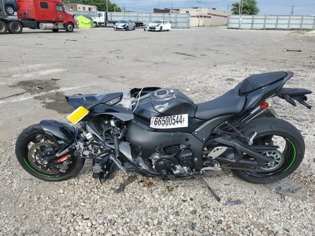 2021 Kawasaki ZX1002 L