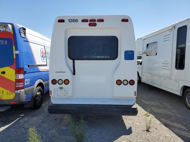 2009 Ford Econoline E350 Super Duty Cutaway Van