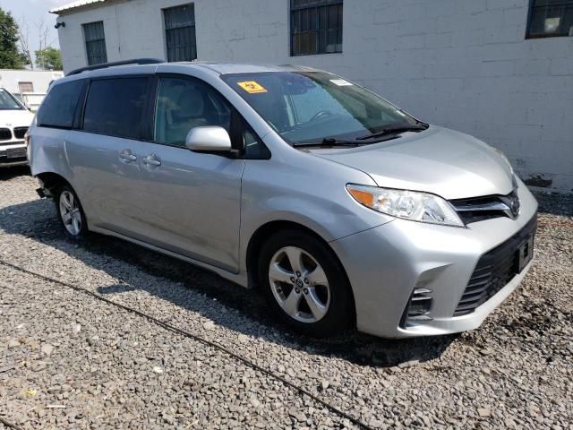 2019 Toyota Sienna LE