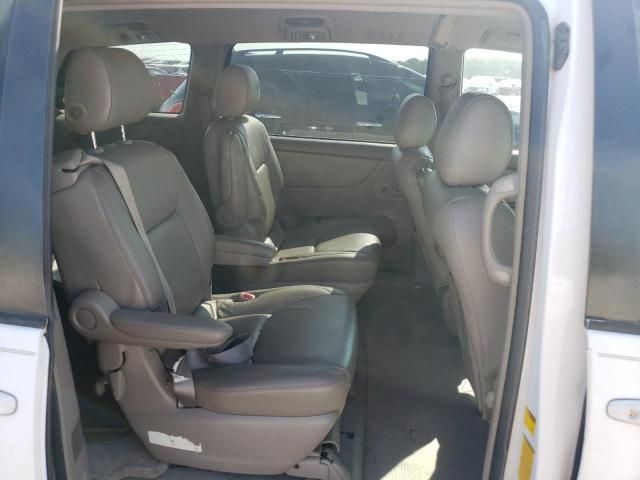 2004 Toyota Sienna CE