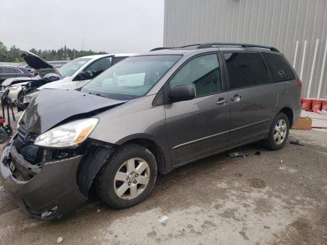 2005 Toyota Sienna CE