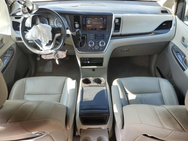 2017 Toyota Sienna XLE