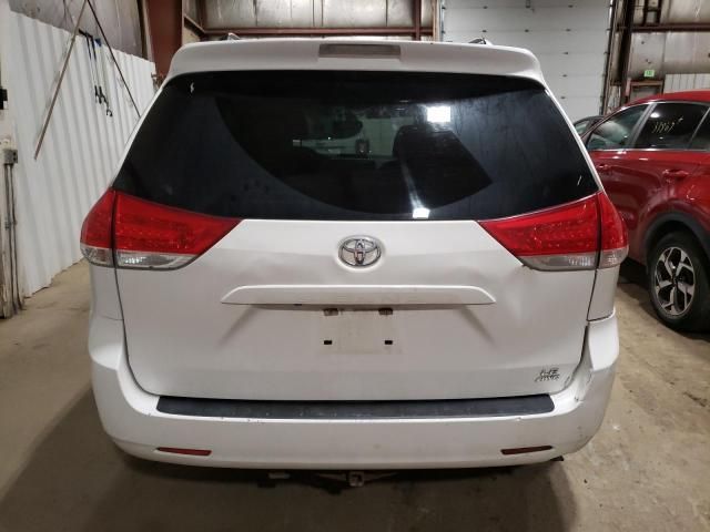 2011 Toyota Sienna LE