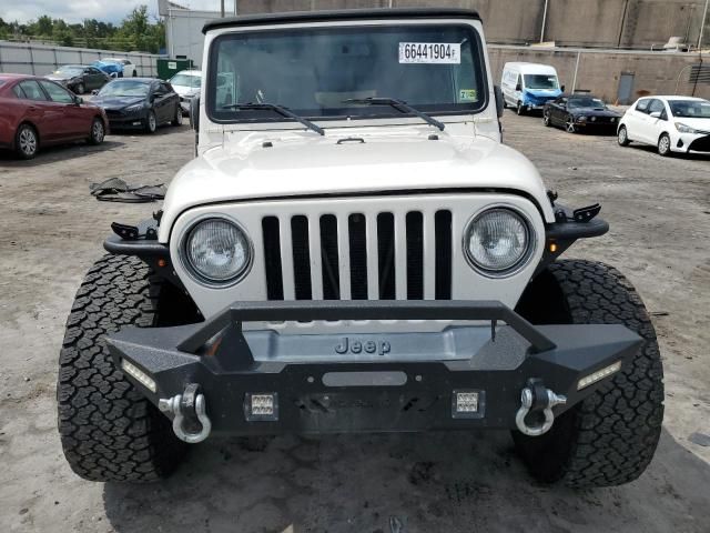 2004 Jeep Wrangler / TJ Sport