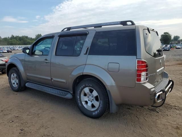 2005 Nissan Pathfinder LE