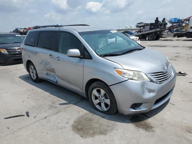 2017 Toyota Sienna LE