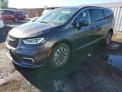 Chrysler Pacifica Hybrid Touring l Vehiculos salvage en venta: 2023 Chrysler Pacifica Hybrid Touring L