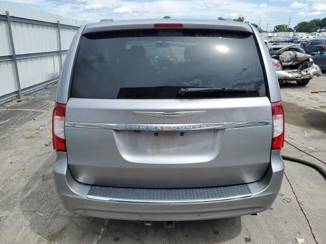 2013 Chrysler Town & Country Touring L