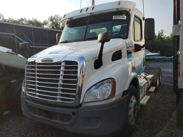 2014 Freightliner Cascadia 113