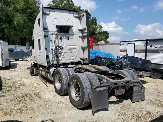 2019 Freightliner Cascadia 126