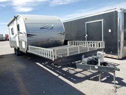 Camiones dañados por granizo a la venta en subasta: 2015 Crossroads Travel Trailer