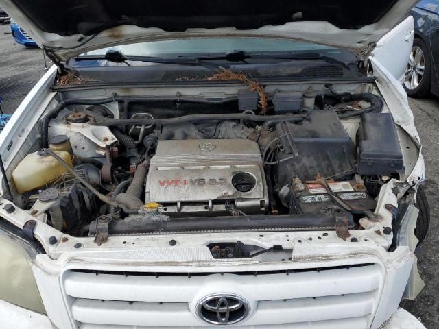 2004 Toyota Highlander Base