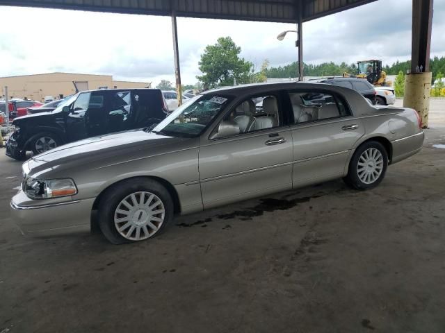 2005 Lincoln Town Car Signature