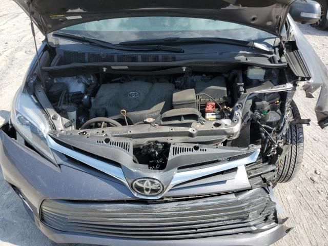 2019 Toyota Sienna XLE