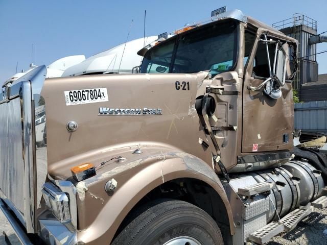 2016 Western Star Conventional 4900FA