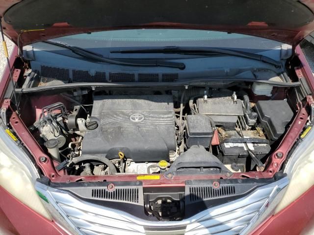 2012 Toyota Sienna XLE