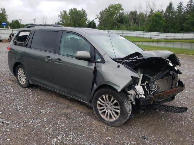 2013 Toyota Sienna XLE