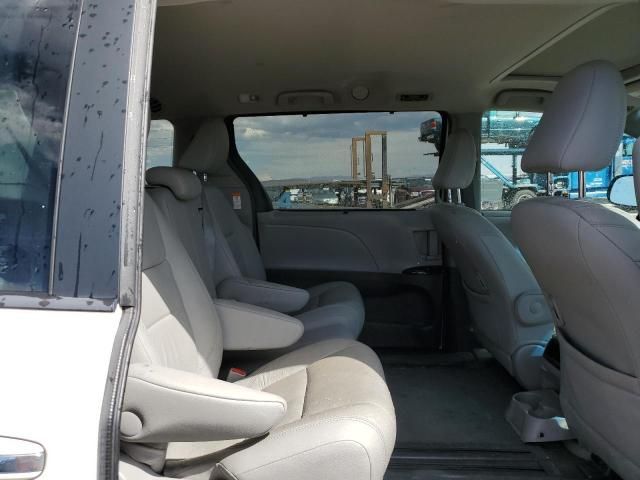 2017 Toyota Sienna XLE