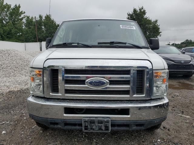 2013 Ford Econoline E350 Super Duty Wagon