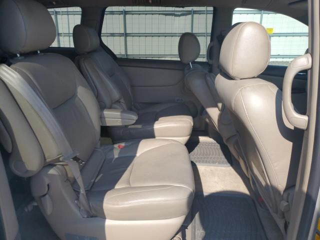 2004 Toyota Sienna XLE