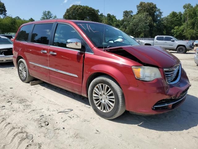 2013 Chrysler Town & Country Touring L