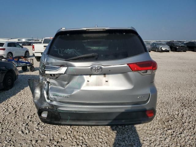 2017 Toyota Highlander SE