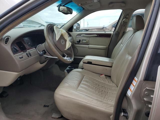 2004 Lincoln Town Car Executive