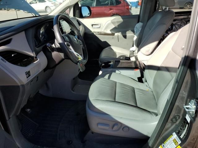 2019 Toyota Sienna XLE