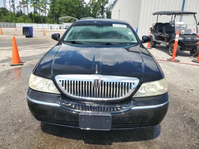 2010 Lincoln Town Car Signature Limited