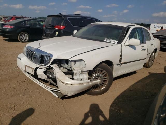 2010 Lincoln Town Car Signature Limited