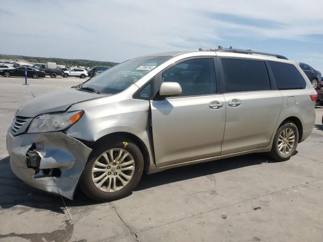 2015 Toyota Sienna XLE