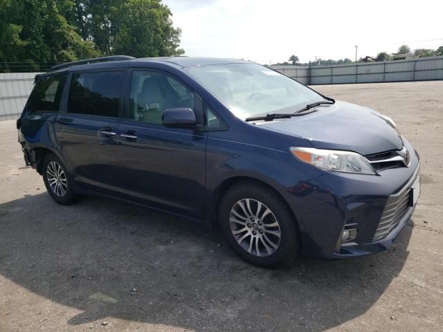 2020 Toyota Sienna XLE