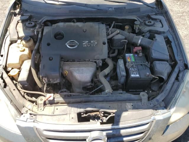 2002 Nissan Altima Base